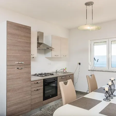 Marcel Apartamento Novi Vinodolski