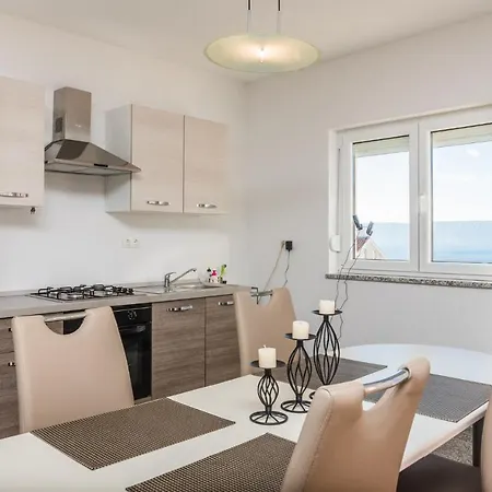 Marcel Apartamento Novi Vinodolski